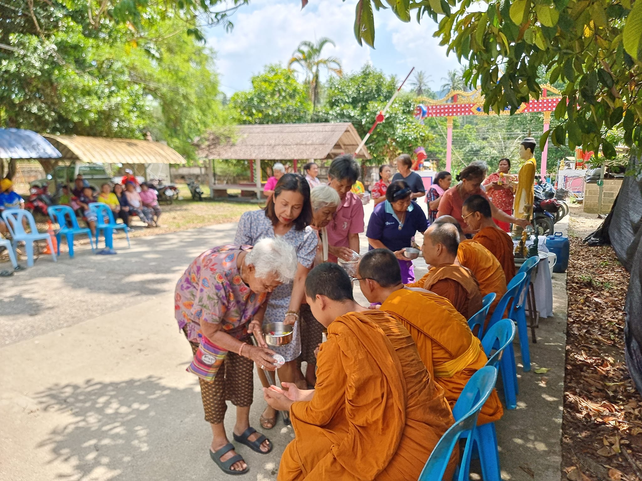 กิจกรรมวันสงกรานต์ วัด ประชารัฐ สร้างสุข